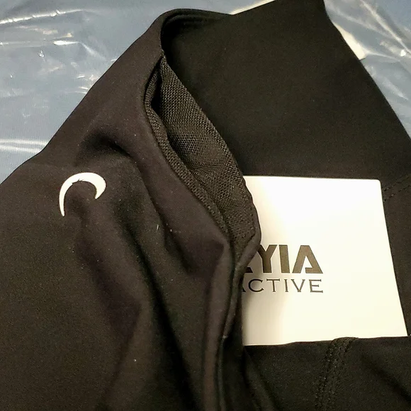 NWT Zyia Black Cuffed Mirage Mid-Rise 7/8 24" - 6-8 - Picture 5 of 9